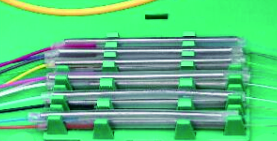 光纖連接管  光纖連接管俗稱光纖接子，學名：光纖接續熱縮式保護管，或光纖熔接保護熱縮管，是光纖接續保護元件。