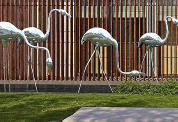 鶴動物雕塑