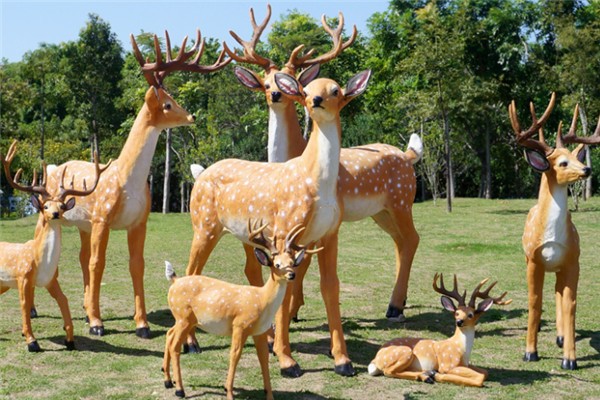 梅花鹿動物雕塑